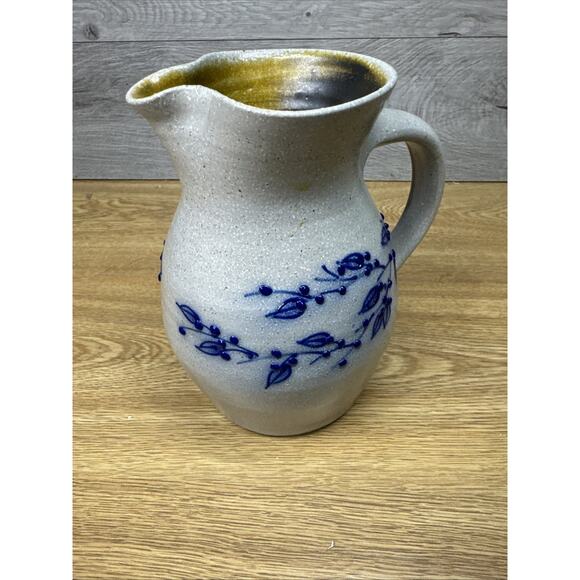 1992 Salmon Falls Salt Glaze Stoneware 2 Qt Pitcher – Blue Berry Vine – 7-3/8” - Picture 7 of 12